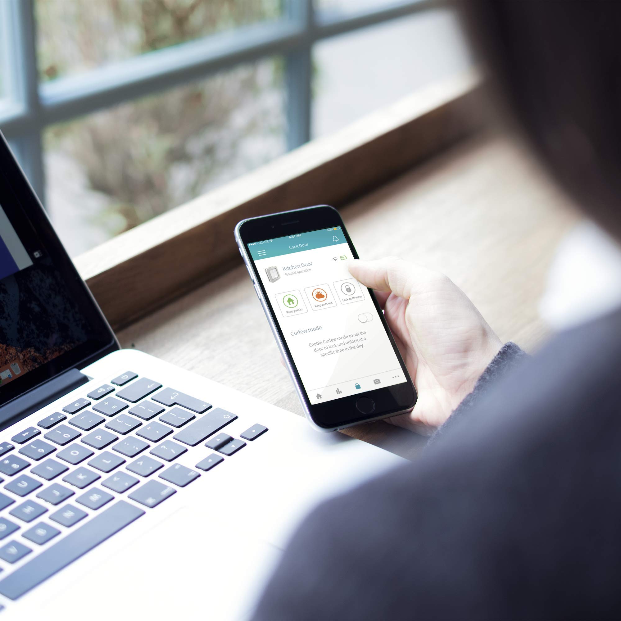 Chatière électronique Connect DualScan avec Hub identification par puce RFID contrôle par application autonomie jusqu'à 6 mois pour chat
