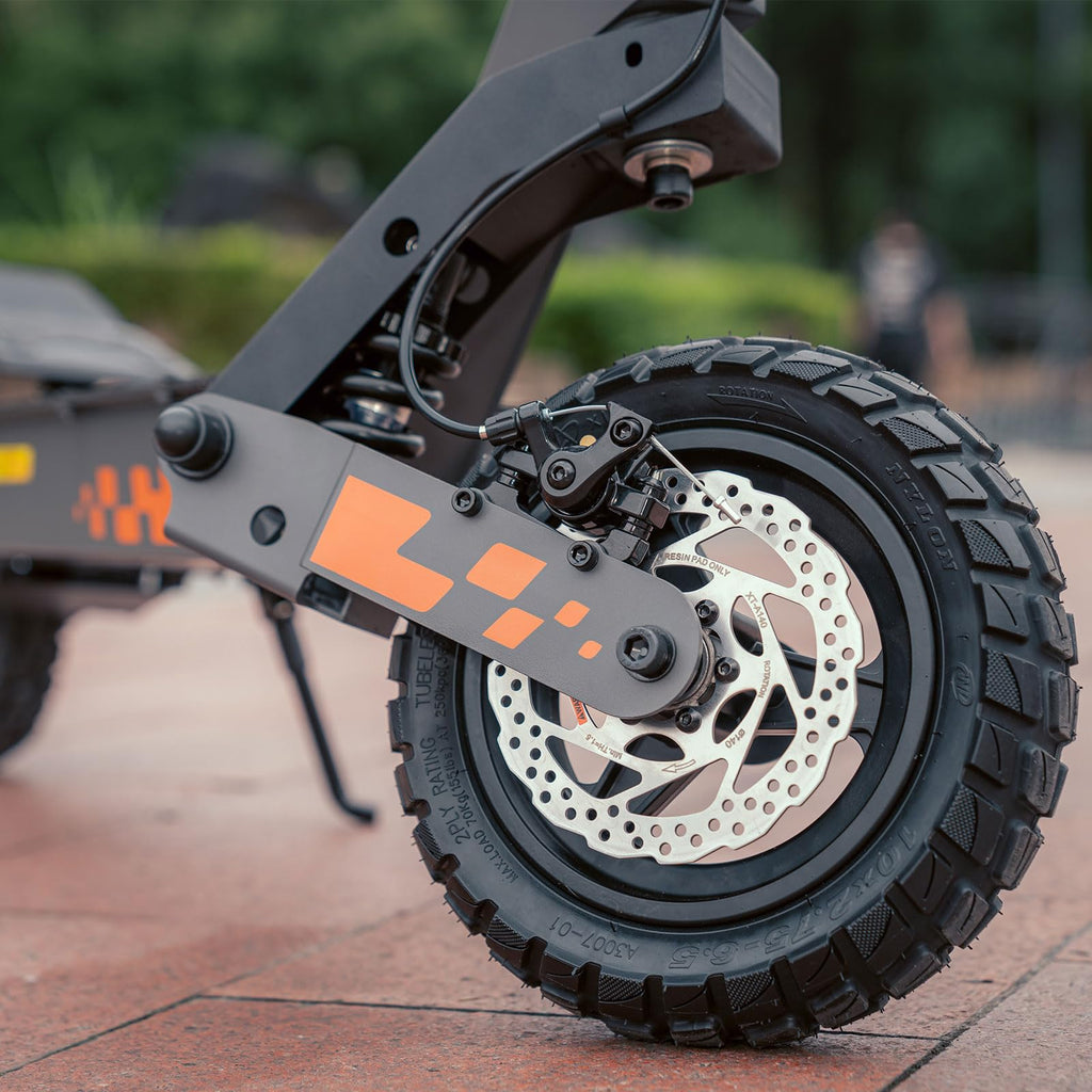 Trottinette électrique G2 batterie 48V 15,6Ah autonomie 55 km pneus tubeless 10 pouces double suspension freins à disque