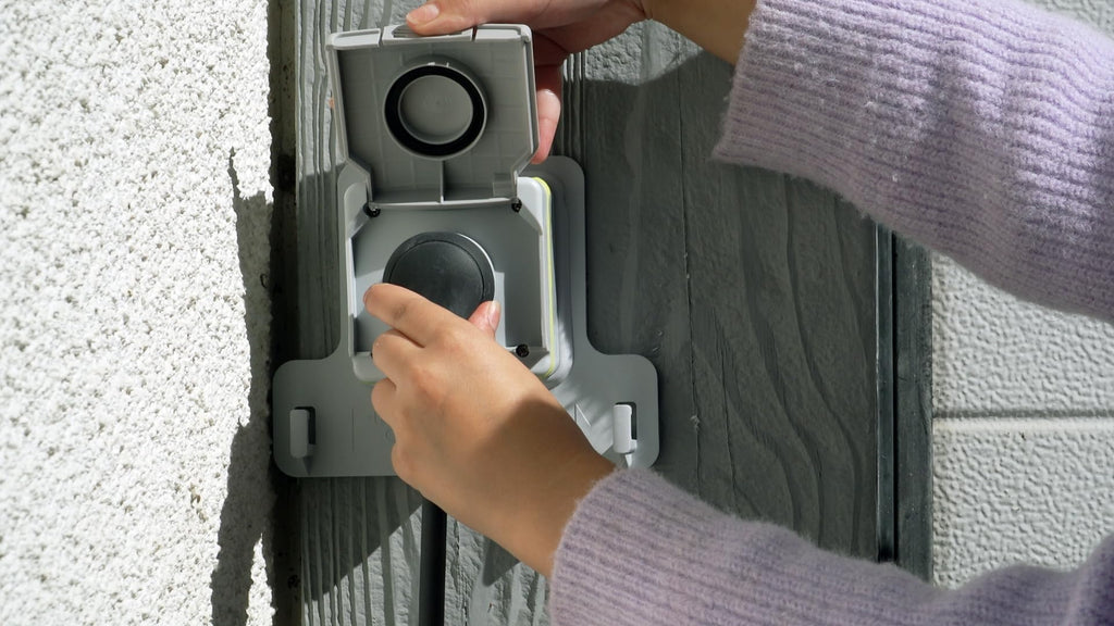 Prise de recharge véhicule électrique Green'up Access 090476 16A 230V avec patère et disjoncteur différentiel