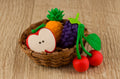 Gommes à effacer pour fruits IWAKO : pomme, cerise, raisin, ananas - Jeu de 4