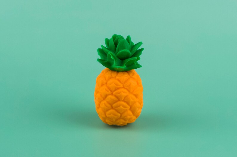 Gommes à effacer pour fruits IWAKO : pomme, cerise, raisin, ananas - Jeu de 4