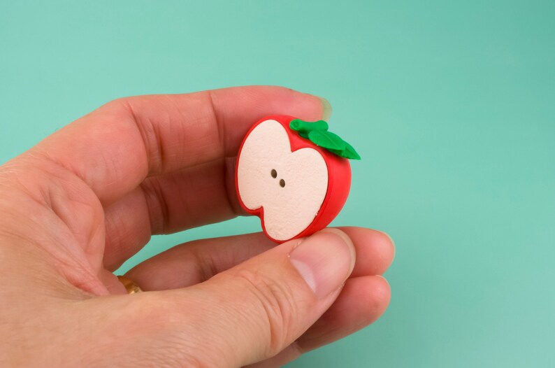 Gommes à effacer pour fruits IWAKO : pomme, cerise, raisin, ananas - Jeu de 4