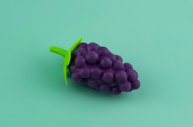 Gommes à effacer pour fruits IWAKO : pomme, cerise, raisin, ananas - Jeu de 4