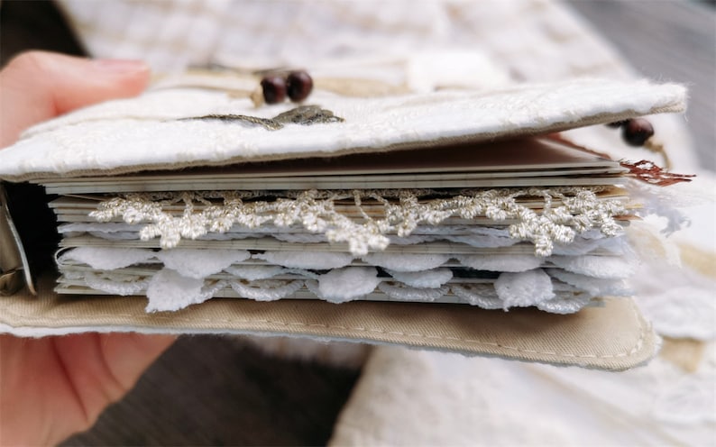 Carnet à feuilles mobiles A6/A5 avec couverture en tissu blanc crème et motif dentelle papillon – Bloc-notes rechargeable