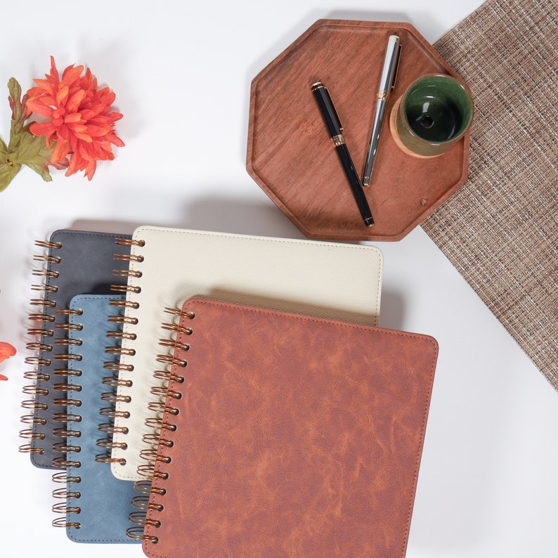 Carnet de notes à spirales, couverture rigide en cuir PU, carré bleu sarcelle 8,3 x 8,3 po, papier ligné