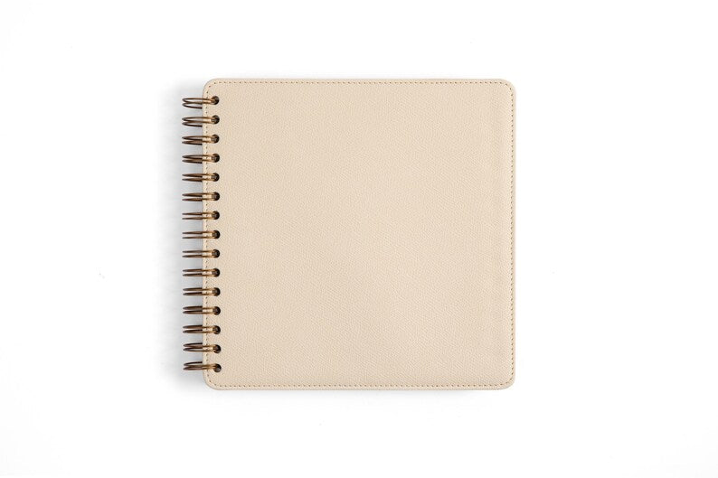 Carnet de notes à spirales crème 8 x 8 po | Couverture rigide en cuir PU | Papier ligné, ligné large, quadrillé, ordinaire