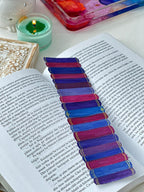 Marque-page Bûche de lecture peint à la main – Pile de livres aquarelle