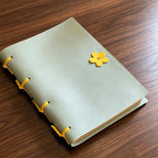 Carnet en similicuir (avec lien noué à la main)
