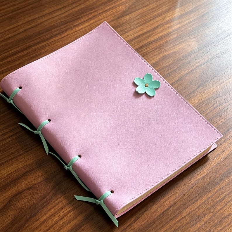 Carnet en similicuir (avec lien noué à la main)